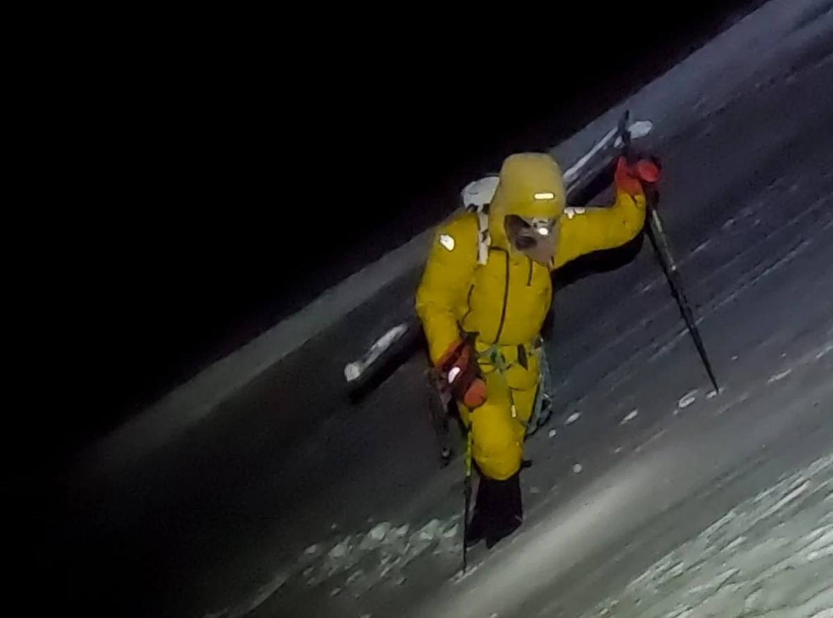 Bartosz Ziemski i Oswald Rodrigo Pereira 12 maja weszli na piąty najwyższy szczyt świata - Makalu (8481 m n.p.m.). Ziemski zjechał z niego na nartach. To już jego piąty zjazd z ośmiotysięcznika - wcześniej zjechał z Broad Peaku, Gaszerbruma II, Dhaulagiri i Annapurny.