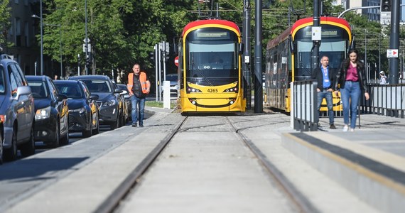 Dziś po raz pierwszy ruszył tramwaj linii 11 z pasażerami. Przejechał ulicami Goworka, Spacerową i Gagarina. Warszawiacy czekali na niego 50 lat. W uroczystym otwarciu nowej trasy brał udział prezydent Warszawy Rafał Trzaskowski.