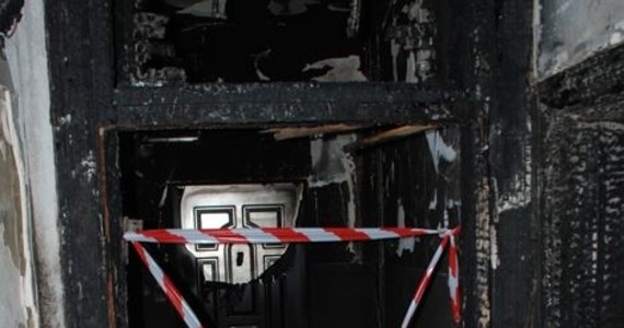 Policjanci zatrzymali 34-latka podejrzanego o podłożenie ognia w kamienicy w Malborku. Spłonęło mieszkanie, na szczęście nikt nie został poszkodowany, ale trzeba było ewakuować kilkanaście osób.

