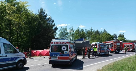 Dwie osoby zginęły w wypadku na DK9 na Podkarpaciu. W Jadachach zderzyły się dwie ciężarówki i auto osobowe.