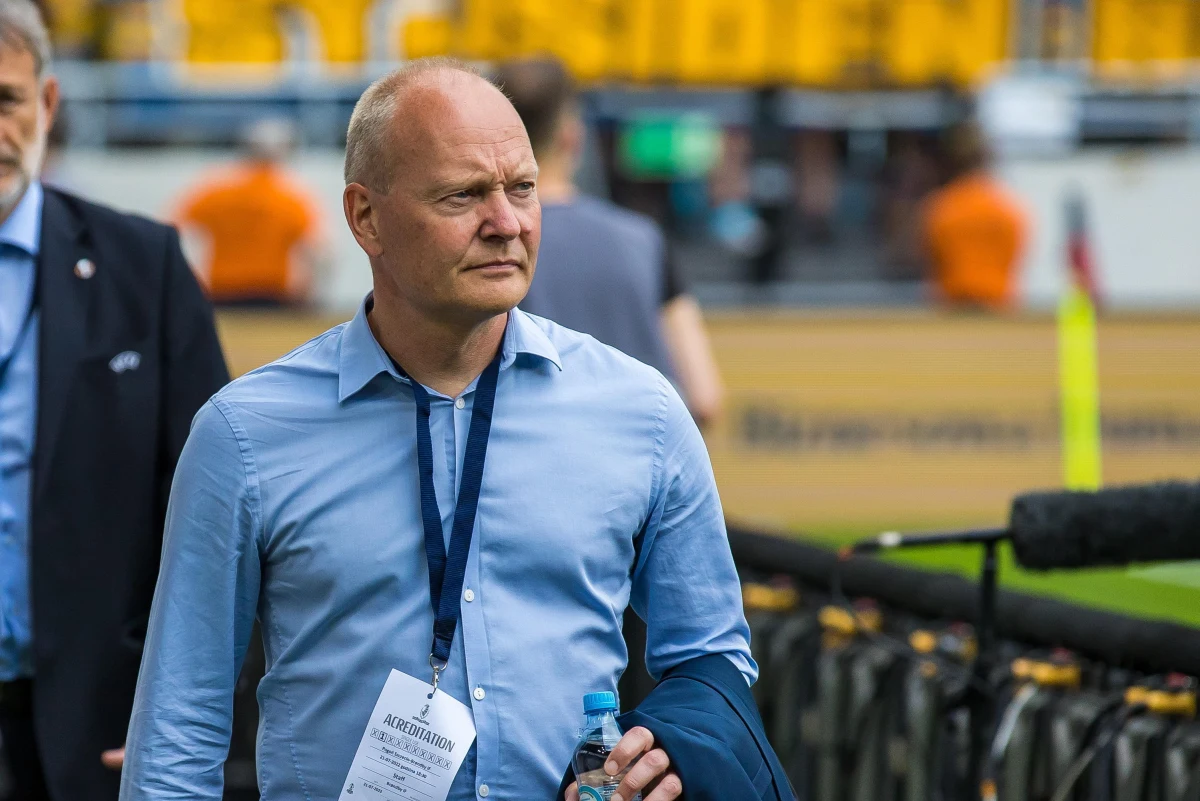 Lech Poznań ma nowego trenera. Duńczyk Niels Frederiksen, pracujący wcześniej m.in. w Broendby Kopenhaga, od nowego sezonu obejmie "Kolejorza". Zastąpi Mariusza Rumaka, któremu z końcem czerwca wygasa kontrakt.