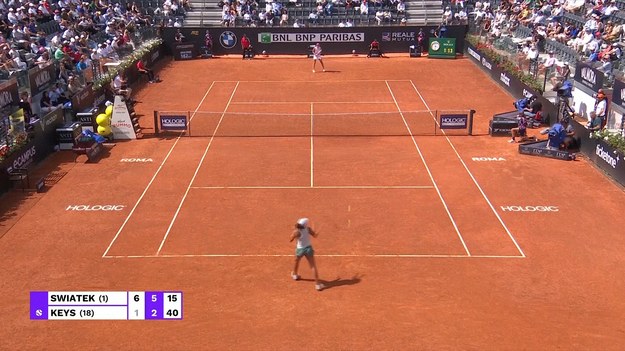 Najwyżej sklasyfikowana w rankingu Iga Świątek dotarła do półfinału Italian Open, pokonując we wtorek byłą finalistkę turnieju Madison Keys 6:1, 6:3.