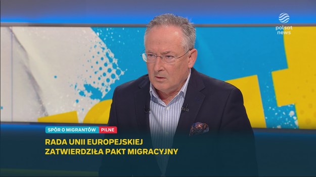 - Jesteśmy w sytuacji, w której lada moment może się rozsypać front na Ukrainie. To znaczy, że Rosjanie mogą pójść dalej. To znaczy, że będziemy mogli mieć nową falę uchodźców. Rozmowa o tym, że my dodatkowo, mając taką groźbę, będziemy przyjmować jakichś uchodźców z Morza Śródziemnego, z innych kierunków, jest po prostu niemożliwa - podkreślił Bartłomiej Sienkiewicz pytany o pakt migracyjny, któremu sprzeciwiły się Polska i Węgry.