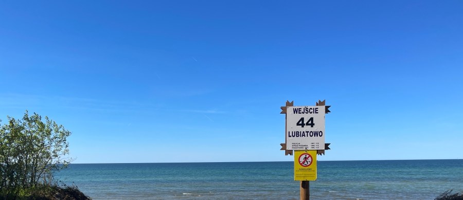 Popularne zejście na plaże numer 44 w Lubiatowie jest niemal w pełni gotowe na sezon. Pozostało jedynie postawienie barierek na skraju klifu i ławek dla plażowiczów. Plażę odwiedził reporter RMF FM.