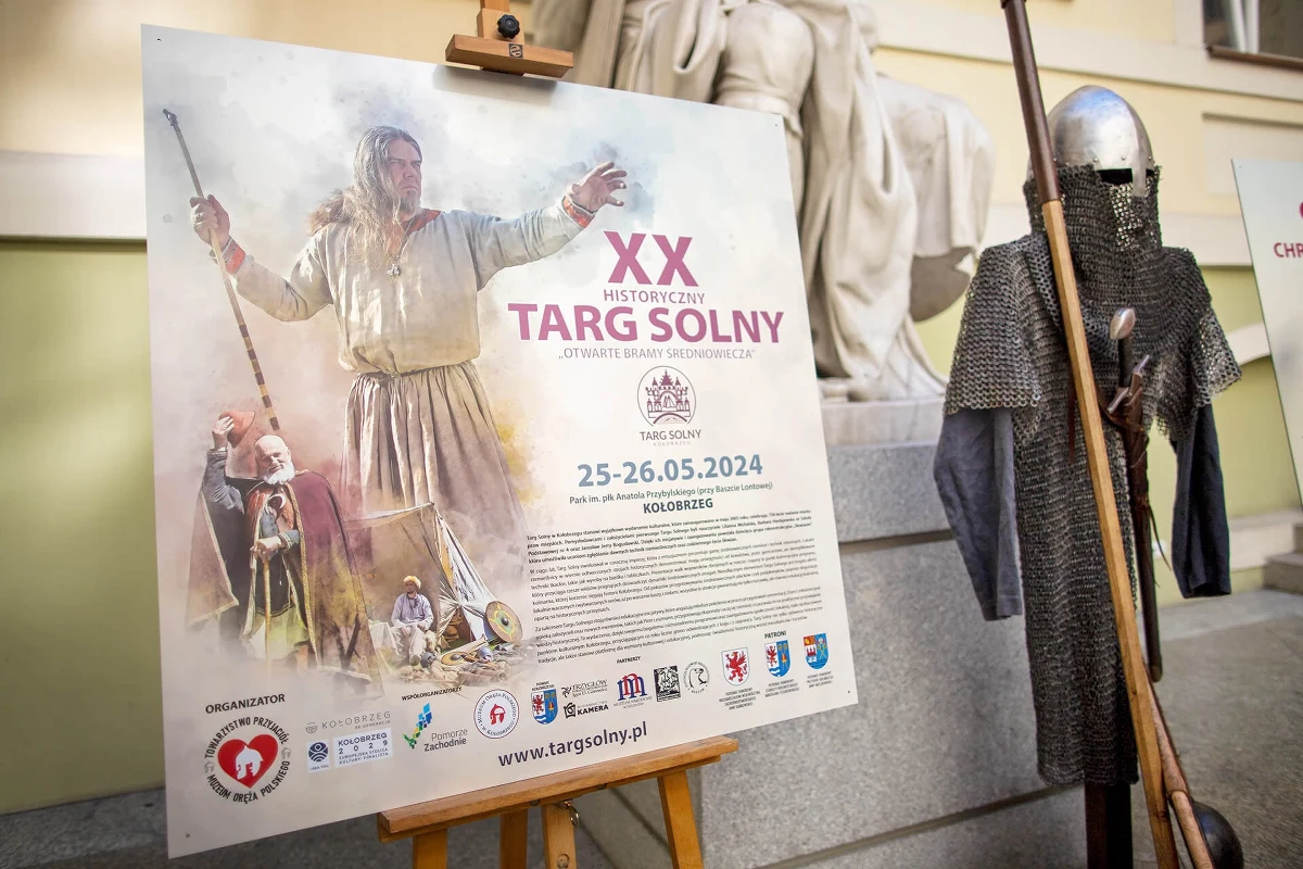 Biskup Otton z Bambergu pojawi się w Kołobrzegu. To rekonstruktorzy szykują inscenizację przybycia świętego, ta prawdziwa wizyta odbyła się 900 lat temu. W tym roku przypada okrągła rocznica chrystianizacji Pomorza. To św. Otton ochrzcił pogańskie ziemie pomorskich Słowian.