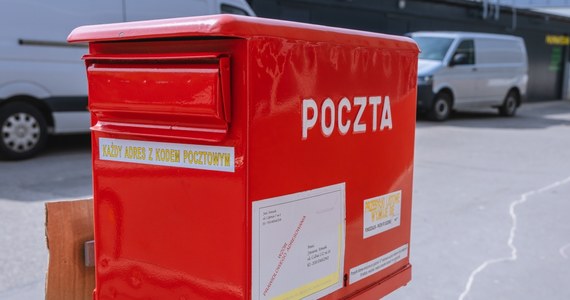 W całej Polsce, od morza po najdalsze zakątki Tatr, część urzędów pocztowych zamierza w czwartek zawiesić swoją działalność na dwie godziny. Rano, dokładnie od godziny 8:00 aż do 10:00, klienci będą musieli odłożyć swoje pocztowe sprawy na później. Listonosze również zrobią sobie przerwę od doręczania przesyłek. 