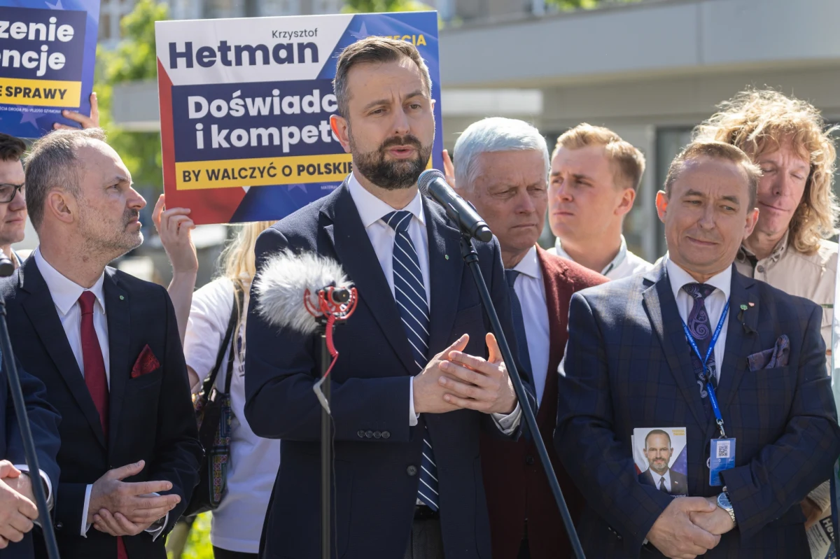 „Albo Ukraińcy spełnią te same normy, co polskie i europejskie firmy, albo polski i europejski rynek muszą być chronione” – powiedział w środę w Poznaniu wicepremier Władysław Kosiniak-Kamysz. Szef MON zaznaczał, że rozbieżności na linii Warszawa-Kijów dotyczą spraw gospodarczych. Pomoc na linii militarnej i humanitarnej jest „bezdyskusyjna”.