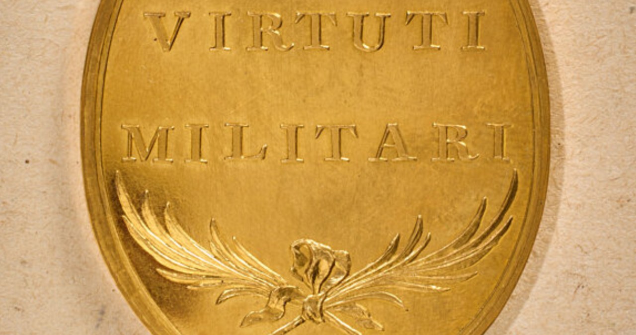 Order Virtuti Militari ze złota trafił na aukcję, nabywca zostanie wyłoniony już 18 maja. Medal został wystawiony na sprzedaż w niemieckim domu aukcyjnym Andres Thies EK. Jak podkreślono w opisie aukcji, jest to "niezwykle rzadki przedmiot kolekcjonerski".
