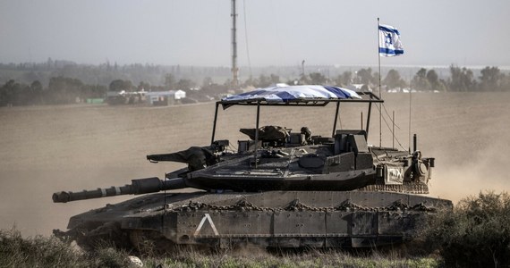 Pięciu izraelskich żołnierzy zginęło, a siedmiu zostało rannych w wyniku bratobójczego ognia w Strefie Gazy. Czołg Sił Obronnych Izraela ostrzelał budynek, w którym znajdowali się wojskowi.