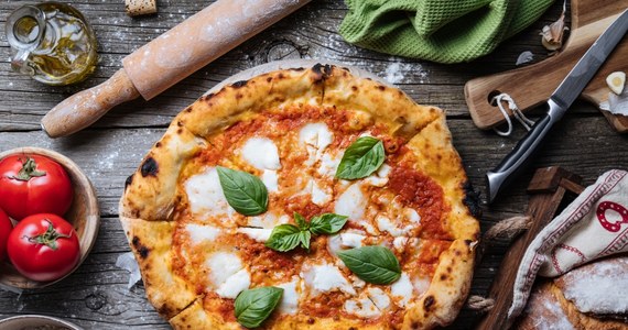 Każdego roku pizzerie z Europy – oprócz tych z Włoch, te oceniane są osobno – walczą o jak najwyższe miejsce w zestawieniu "50 Top Pizza". Dla mistrzów tego słynnego i uwielbianego na całym świecie dania to ogromne wyróżnienie znaleźć się w tym rankingu, a dla smakoszy wskazówka, gdzie w Europie można zjeść najlepszą pizzę. W tym roku pierwsze miejsce zajął londyński lokal Napoli On The Road. Wysoka 20. pozycja przypadła polskiej pizzerii Zielona Górka z Pabianic i warszawskiemu lokalowi Ciao A Tutti, który znalazł się osiem miejsc dalej.