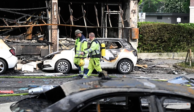 Usłyszeli "głośny huk", pojawił się ogień. Ludzi ratowali z balkonów