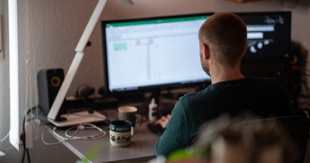 Praca zdalna a dopłata do prądu i internetu. Jakie obowiązki ma pracodawca?