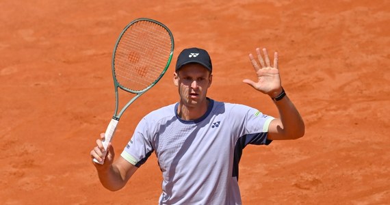 Hubert Hurkacz (nr 9) przegrał z Amerykaninem Tommym Paulem (nr 16) w trzech setach 5:7, 6:3, 3:6 w ćwierćfinale tenisowego turnieju ATP rangi Masters 1000 na kortach ziemnych w Rzymie. Mecz trwał dwie godziny i 44 minuty. 