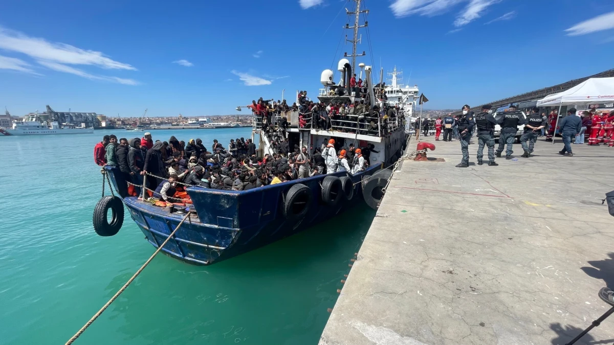 Specjalne obozy dla migrantów w krajach poza UE, do których odsyłani byliby ci, którym nie przysługuje prawo do azylu - to jedna z propozycji, która znalazła się w liście 15 krajów, w tym Polski, do Komisji Europejskiej.