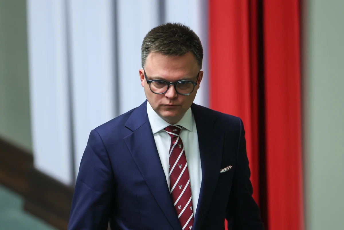 "Ostatnie dwa tygodnie obfitowały w budzące niepokój wydarzenia. Byliśmy świadkami serii pożarów w całym kraju. Jeden z prominentnych polskich sędziów okazał się rosyjskim szpiegiem. I najważniejsze: po raz pierwszy raz od uzyskania wolności od Sowietów w naszej części Europy doszło do zamachu na demokratycznie wybranego szefa rządu. Te wydarzenia mogą budzić lęk. Dlatego musimy sobie powiedzieć to jasno: czasy, w których żyjemy, wymagają od każdego z nas wielkiej odpowiedzialności" - mówił w wieczornym orędziu marszałek Sejmu Szymon Hołownia.