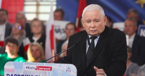 Przyjęcie paktu migracyjnego oznacza, że Polska będzie zmuszona do przyjmowania migrantów - mówił w czwartek w Dąbrowie Białostockiej prezes PiS Jarosław Kaczyński. W jego ocenie, wraz z przejęciem władzy przez obecną koalicję, bezpieczeństwo kraju "radykalnie spadło".