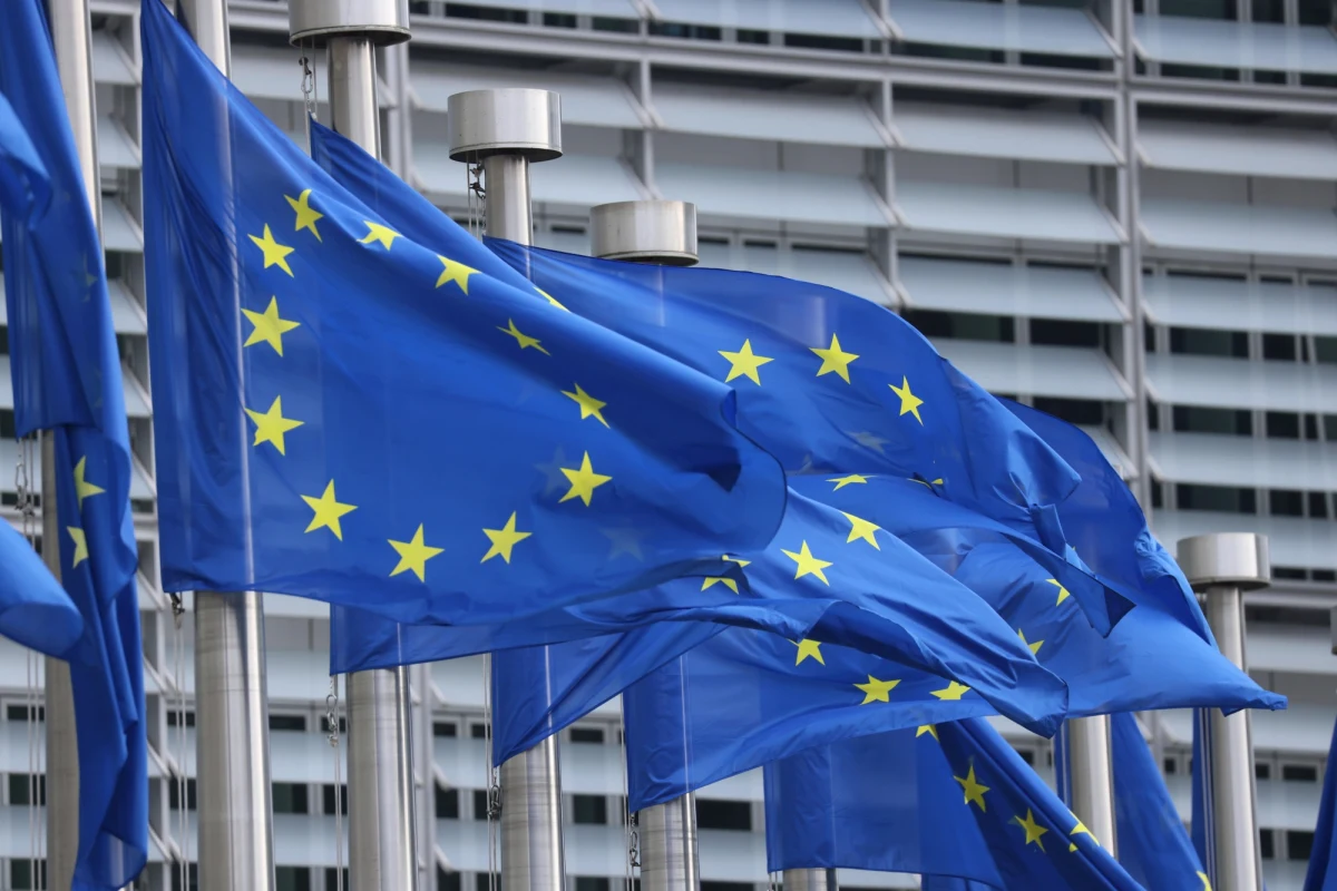 "W czasie polskiej prezydencji w UE powinno się okazać, czy w świetle unijnego prawa możliwe będzie tworzenie obozów dla migrantów poza Unią Europejską" - przekazał brukselskiej korespondentce RMF FM Katarzynie Szymańskiej-Borginon jeden z unijnych dyplomatów. Z propozycją takiego rozwiązania wystąpiło do Komisji Europejskiej 15 krajów, w tym Polska.