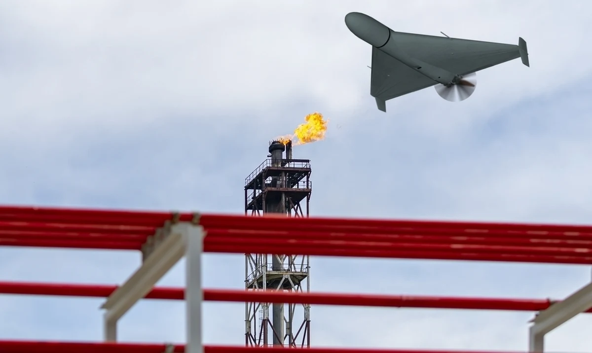 Noc z czwartku na piątek przyniosła kolejne ukraińskie ataki na terenie Federacji Rosyjskiej i okupowanym terytorium Ukrainy. Tym razem celem dronów był Kraj Krasnodarski - port i skład ropy w Noworosyjsku, a także rafineria w Tuapse. Bezzałogowce uderzyły również w Sewastopol na Krymie. Rozmiar szkód nie jest jeszcze znany.