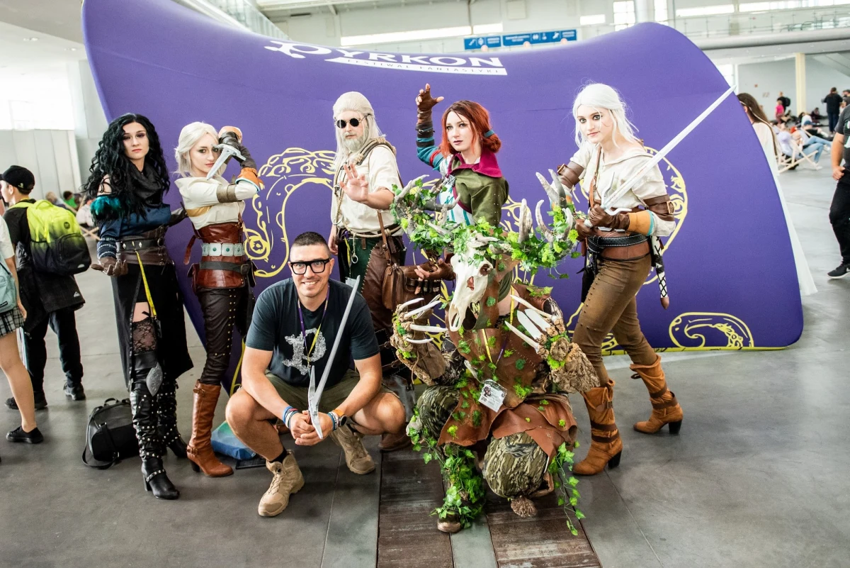 W dniach 14-16 czerwca Poznań stanie się centrum wszechświatów fantastycznych, gromadząc miłośników science fiction, fantasy, cosplayu i popkultury na 22. edycji Festiwalu Fantastyki Pyrkon. Tegoroczne wydarzenie zapowiada się jako rekordowe pod względem liczby atrakcji, przyciągając uczestników nie tylko niepowtarzalną atmosferą, ale i obecnością znanych gości z całego świata.