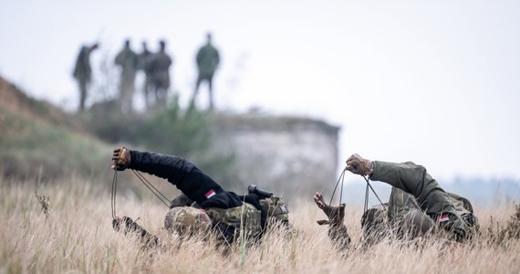 Żandarmeria Wojskowa prowadzi postępowanie w sprawie zgubienia karabinu podczas szkolenia żołnierzy Wojsk Obrony Terytorialnej na poligonie w Tczewie. Chodzi o ewentualne postawienie zarzutów żołnierzowi, który nie dopilnował broni.