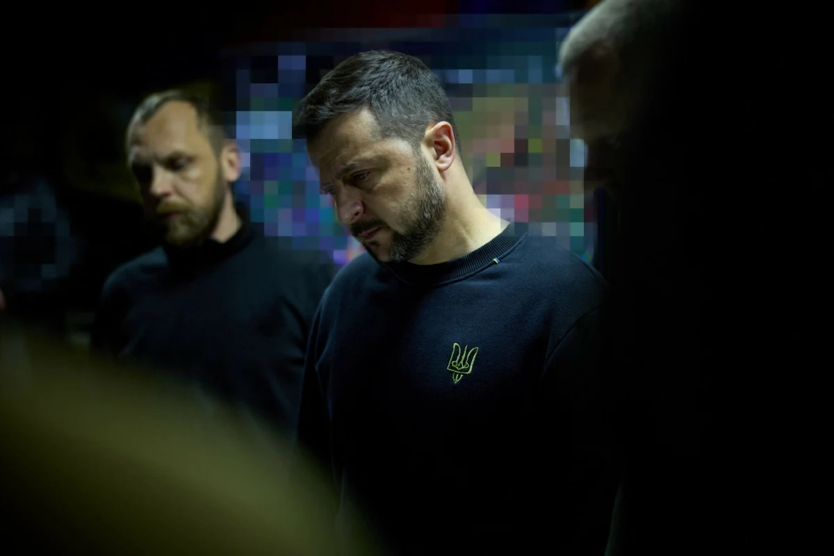 "Sytuacja się stabilizuje" - zapewnił w rozmowie z dziennikarzami Wołodymyr Zełenski, odnosząc się do rosyjskiej ofensywy w obwodzie charkowskim. Prezydent Ukrainy określił "bredniami" twierdzenia Rosjan, jakoby siły Moskwy doszły do "betonowej" linii obrony. Przy okazji zaapelował do sojuszników o przyspieszenie dostaw uzbrojenia.