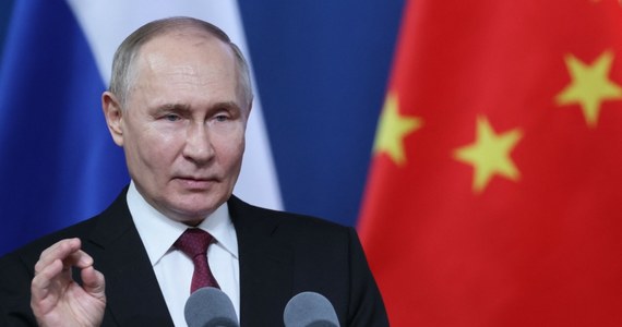 Armia rosyjska nie ma planów zajęcia Charkowa - stwierdził Władimir Putin, przebywający w Chinach. Rosyjski prezydent podkreślił, że celem Moskwy jest stworzenie strefy buforowej w obwodzie charkowskim. Te słowa Putina, znajdują pokrycie w analizach zachodnich ekspertów. Sytuacja na północy Ukrainy jest jednak bardzo napięta.