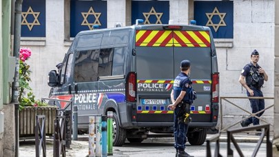 Policja francuska zastrzeliła człowieka, który próbował podpalić synagogę