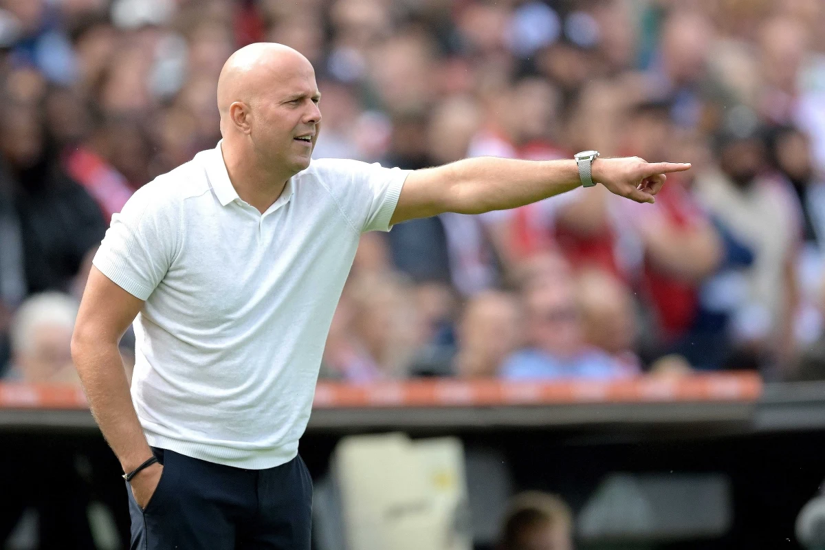 Arne Slot potwierdził, że po zakończeniu obecnego sezonu obejmie Liverpool. 45-letni trener piłkarzy Feyenoordu Rotterdam zastąpi Juergena Kloppa, który już wcześniej poinformował o swoim odejściu z końcem obecnych rozgrywek.