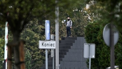 Groził, że się wysadzi na pomniku smoleńskim. Jest akt oskarżenia