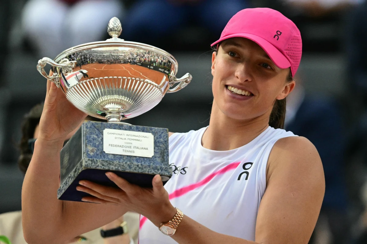 Iga Świątek wygrała z Aryną Sabalenką w finale turnieju WTA 1000 w Rzymie 6:2, 6:3. To 21. tytuł w karierze raszynianki. 