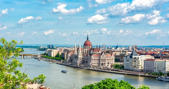 Dwie osoby zginęły, a pięć uznano za zaginione po wypadku, do którego doszło na Dunaju niedaleko Budapesztu. Prawdopodobnie zderzyła się tam motorówka ze statkiem wycieczkowym.