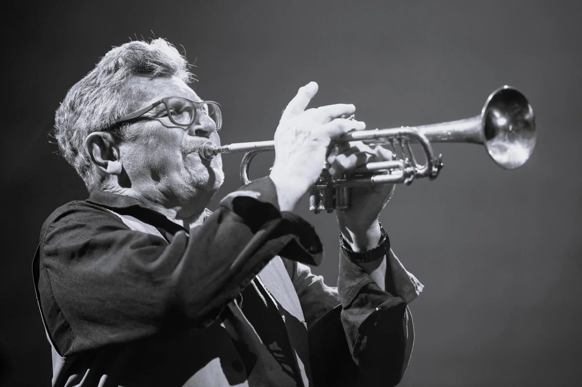 Kraków pożegna w poniedziałek Jacka Zielińskiego. Muzyk, młodszy brat Andrzeja Zielińskiego, był wokalistą zespołu Skaldowie, trębaczem, skrzypkiem, aranżerem i kompozytorem.