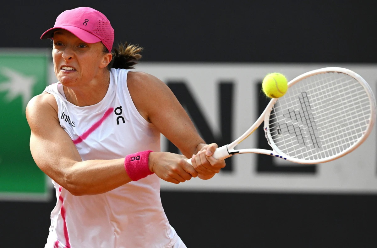 W Rzymie Iga Świątek wygrała swój 21. turniej cyklu WTA w karierze. To oznacza, że wyprzedziła Agnieszkę Radwańską, która wywalczyła 20 tytułów. Liderka rankingu tenisistek może się też pochwalić większymi od Radwańskiej zarobkami na korcie.