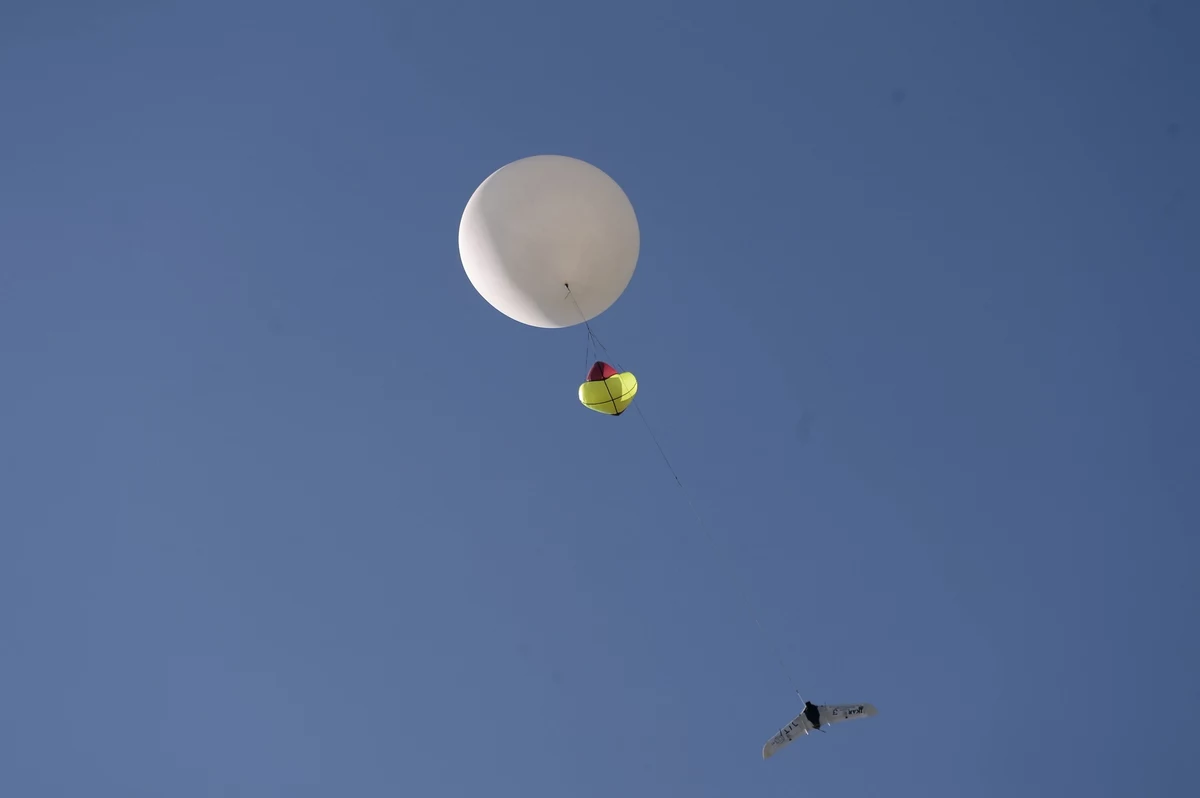 Balony, które w marcu tego roku spadły w pobliżu miejscowości Harsz oraz Miłakowo w Warmińsko-mazurskiem nie miały żadnych urządzeń szpiegowskich. Tak wynika z opinii biegłych. Zarówno Prokuratura Okręgowa w Elblągu, jak i w Olsztynie poinformowały, że nie będą prowadziły dalszych postępowań w tej sprawie. 