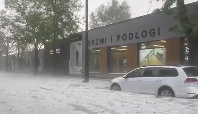 Oberwanie chmury w pierwszej stolicy Polski. Ulice jak rzeki