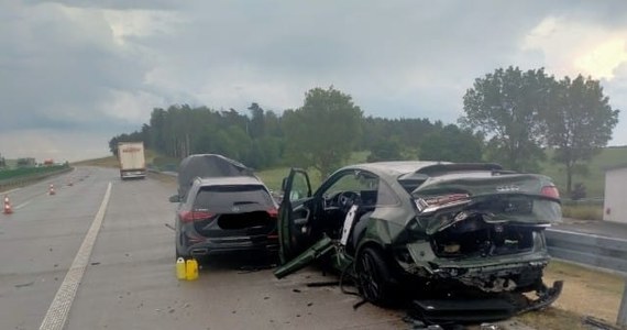 Sześć osób zostało rannych w zderzeniu trzech pojazdów na autostradzie A2 na wysokości miejscowości Myszęcin w woj. lubuskim. Auta zderzyły się w trakcie ulewy, która przechodziła nad regionem.