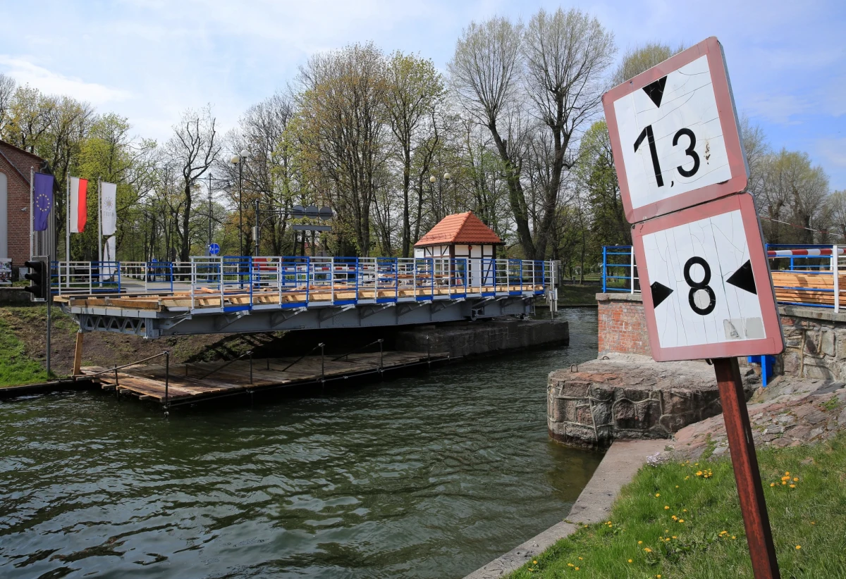 Od poniedziałku z powodu awarii zabytkowy most obrotowy w Giżycku na kanale łuczańskim nie będzie otwierany dla żeglarzy. Nie wiadomo, jak długo potrwa usunięcie awarii.