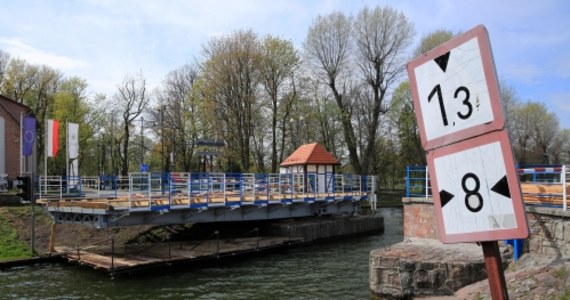 Od poniedziałku z powodu awarii zabytkowy most obrotowy w Giżycku na kanale łuczańskim nie będzie otwierany dla żeglarzy. Nie wiadomo, jak długo potrwa usunięcie awarii.