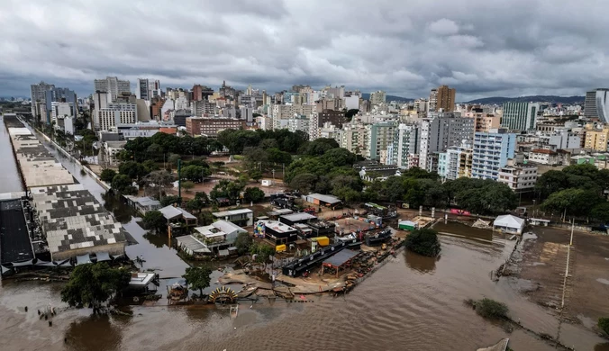 Brazylijskie miasta pod wodą. Drapieżniki na zalanych ulicach