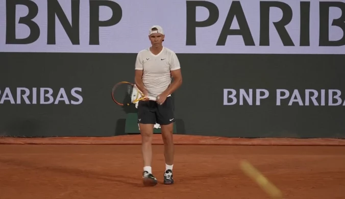 Rafael Nadal wraca do Rolanda Garrosa, aby trenować pomimo wątpliwości co do kondycji i formy. WIDEO