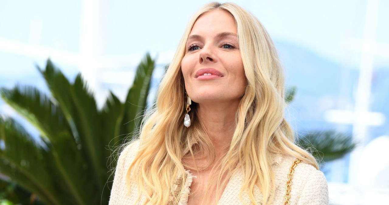  Ta marynarka jest hitem sezonu. Tak nosi ją Sienna Miller