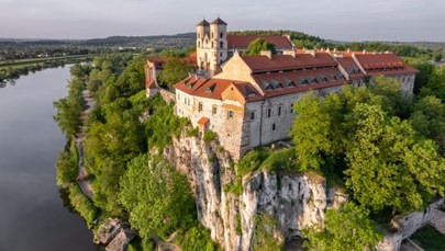 Opactwo w Tyńcu na pięciozłotówce 