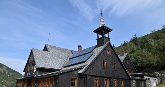 Pierwsi turyści będą mogli przenocować w schronisku Samotnia w Karkonoszach w połowie czerwca - zapowiedział prezes spółki Sudeckie Hotele i Schroniska PTTK Grzegorz Błaszczyk. Obiekt w połowie maja przejęli nowi dzierżawcy.