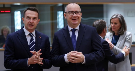 Ministrowie krajów UE dyskutują dziś w Brukseli nad proponowanym przez Komisję Europejską zamknięciem procedury z art. 7 Traktatu o UE wobec Polski. Minister Adam Bodnar ma zdać relacje z wdrażania planu przywracania praworządności, który przedstawił w Brukseli w lutym. Porównanie planu z postępami w jego realizacji nie wypada dla Polski korzystnie, stąd nacisk, kładziony na budowę zaufania między Komisją Europejską a Polską.