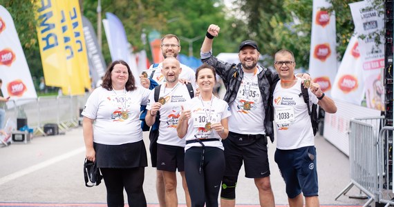 Zapisy do największej charytatywnej sztafety biznesowej rozpoczęły się 14 maja, a na liście startowej jest już ponad 19 tys. biegaczy i biegaczek. Już wiadomo, że w samym Krakowie pobiegnie aż 13 tys. osób. Rejestracja do biegu w wirtualnej formule trwa. Można pobiec 4 km w dowolnym miejscu na świecie i pomóc osobom z niepełnosprawnościami ruchu, po amputacji i po mastektomii. 