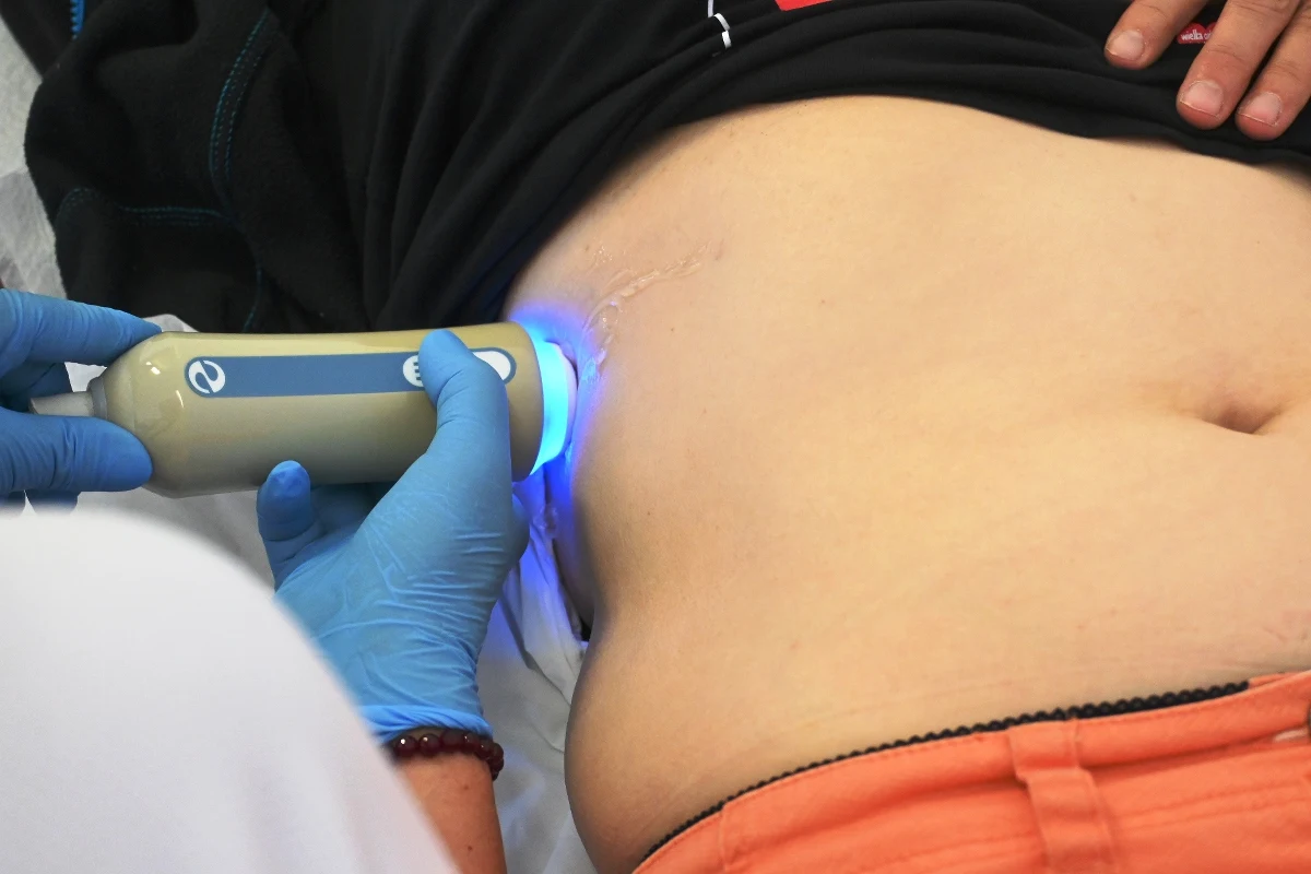 ​Bezpłatne badania elastografii wątroby z wykorzystaniem urządzenia Fibroscan odbędą się 25 maja na parterze Centrum Handlowego Galaxy w Szczecinie. To szansa na sprawdzenie, przy okazji sobotnich zakupów, stanu swojej wątroby. Organizatorem wydarzenia jest Stowarzyszenie Fizjosport, a partnerem merytorycznym szczeciński Szpital Wojewódzki.