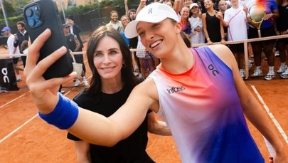 "Ten, w którym Monica gra z Igą" - niezwykłe spotkanie na French Open