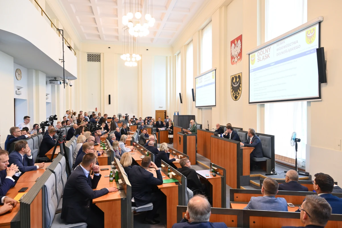 Co dalej po porażce kandydata Koalicji Obywatelskiej w głosowaniu na marszałka Dolnego Śląska? Michał Jaros nie uzyskał wczoraj potrzebnej większości, nie poparli go nawet wszyscy radni Koalicji. Marszałkiem został Paweł Gancarz z PSL, którego poparło także PiS. 
