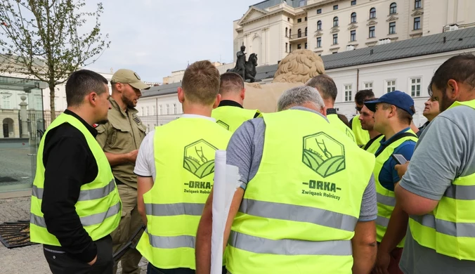 Rolnicy przerwali protest w Sejmie. Dostali zaproszenie, nie od premiera