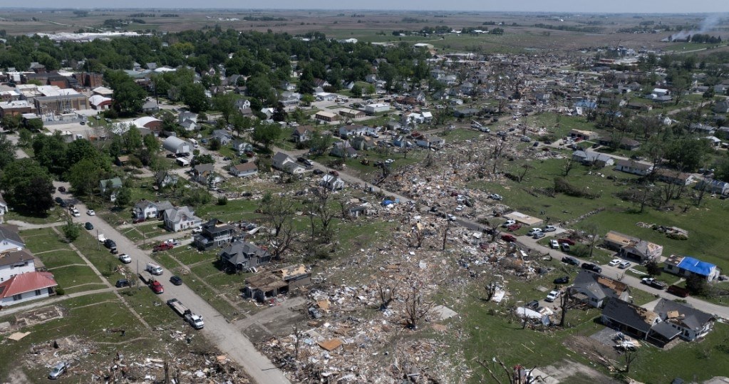  Tornado jak rozpędzony pociąg. Niektórzy mieli ogromne szczęście